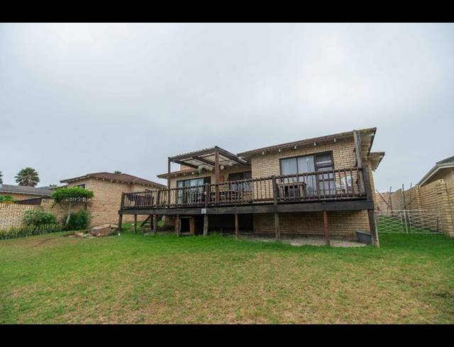 3 BEDROOM TOWNHOUSE FOR SALE IN BEVERLEY GROVE